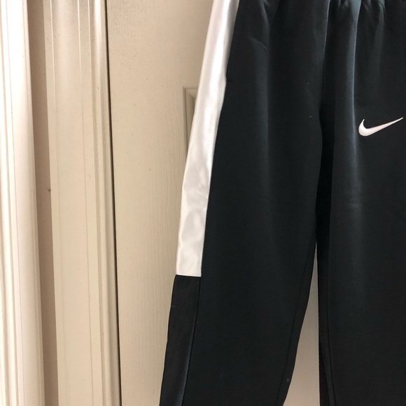 Boys Black & White Stripe Nike Pants. NWT size 2T - Picture 7 of 8